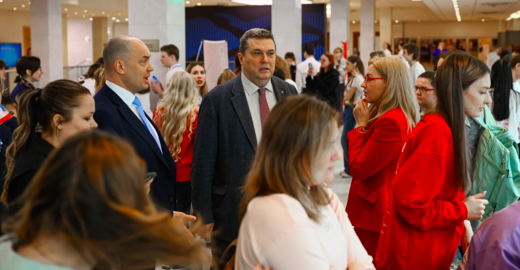 Фото Война источников трафика, груз закона и иски. Глава Союза журналистов России Владимир Соловьёв ответил на острые вопросы в Новосибирске 2